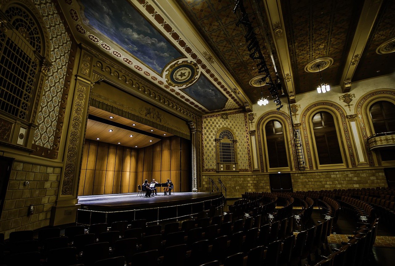 découvrez le profil de joyce koczur, une professionnelle expérimentée reconnue pour son expertise et son engagement dans son domaine.