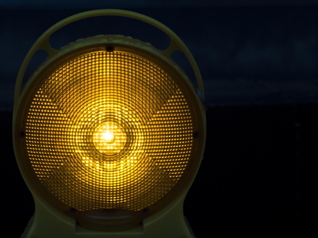 ai-danger-alert-2 Anthropic sonne l’alerte auprès de la Maison Blanche face à une IA d’une dangerosité exceptionnelle