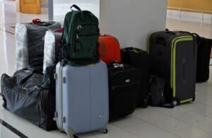 découvrez tout ce qu'il faut savoir sur les frais de bagages cabine : tarifs, exceptions et conseils pour voyager sans souci.