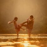 découvrez l'univers de la boxe : techniques, entraînements, bienfaits et actualités pour tous les passionnés de ce sport de combat intense.
