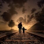 découvrez le voyage unique de la paternité, ses joies, ses défis et les moments précieux partagés entre un père et ses enfants.
