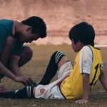 découvrez les compétences essentielles et les stratégies d'un coach de football pour améliorer les performances de votre équipe et réussir sur le terrain.
