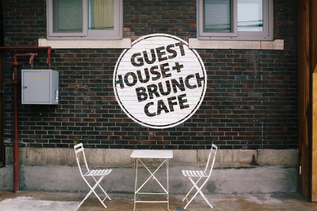 découvrez notre charmante guesthouse offrant confort et convivialité pour un séjour inoubliable. réservez dès maintenant votre chambre chez nous !