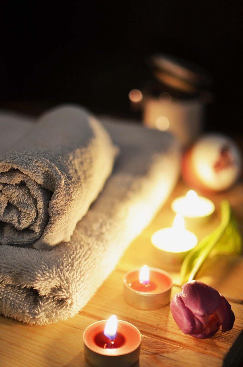 découvrez notre luxury spa, un havre de détente et de bien-être où luxe et sérénité se rencontrent pour une expérience inoubliable.