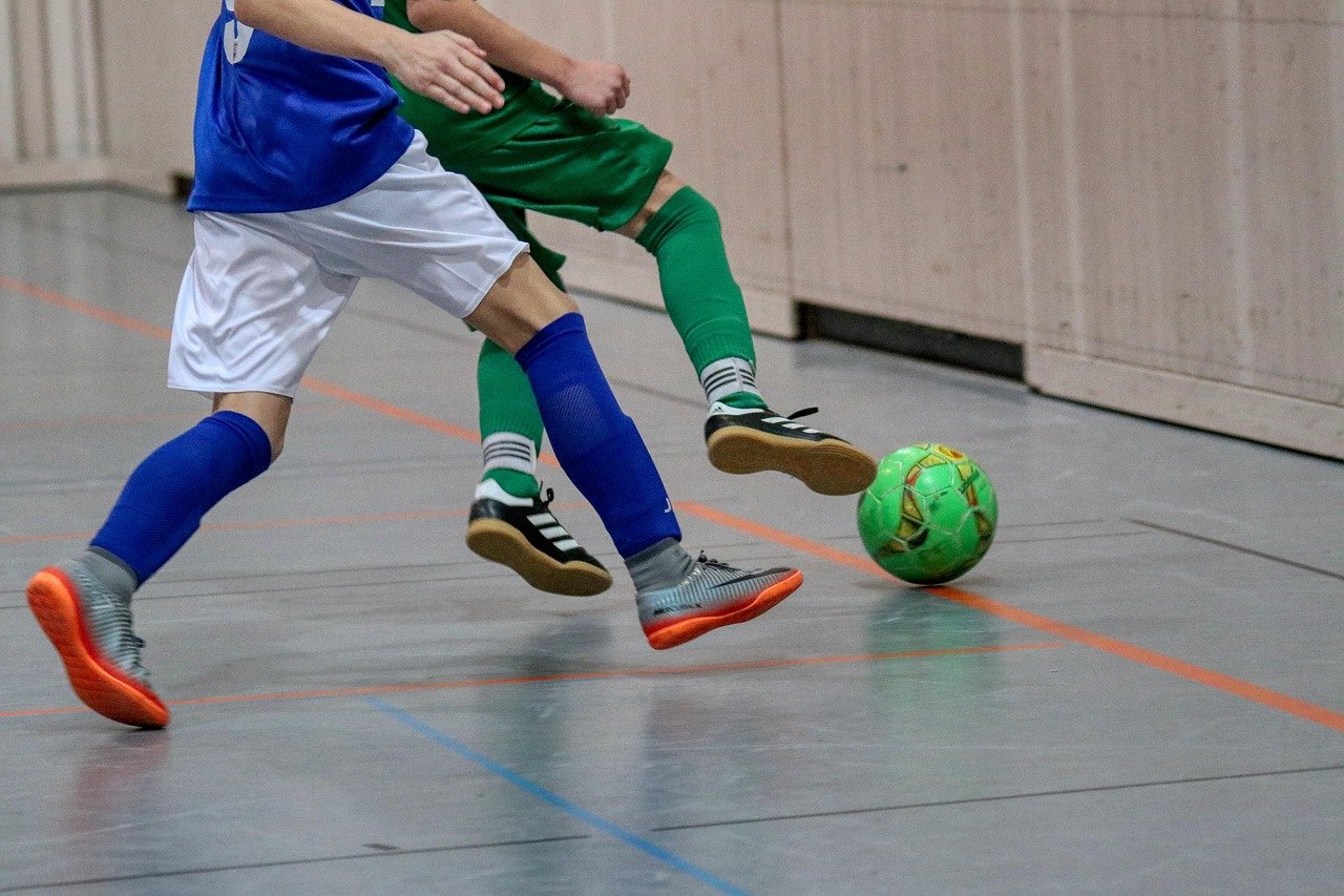 découvrez tout sur le football pour les jeunes : conseils, entraînements, compétitions et développement des talents pour les passionnés de football junior.