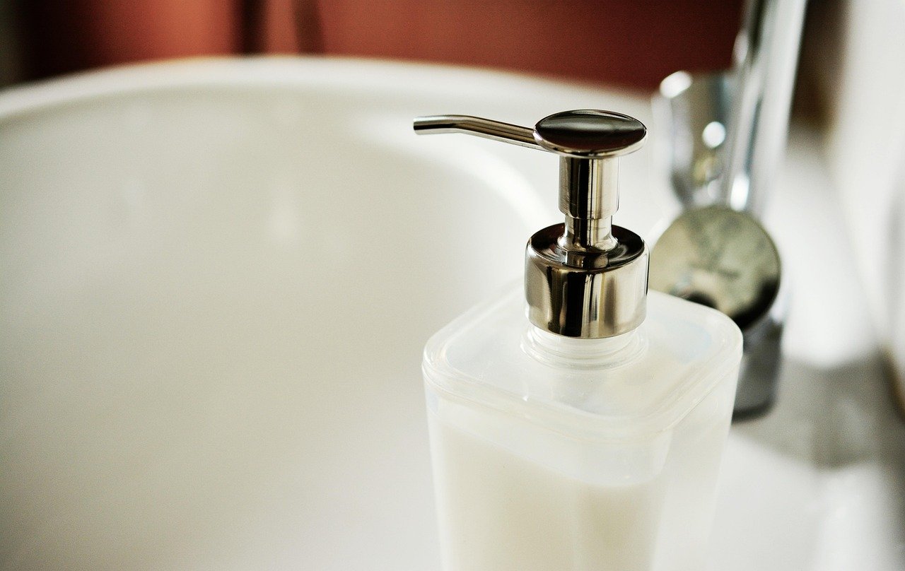 cleaning-1 Ménage : découvrez la méthode innovante conçue par l'intelligence artificielle pour libérer 3 heures dans votre journée