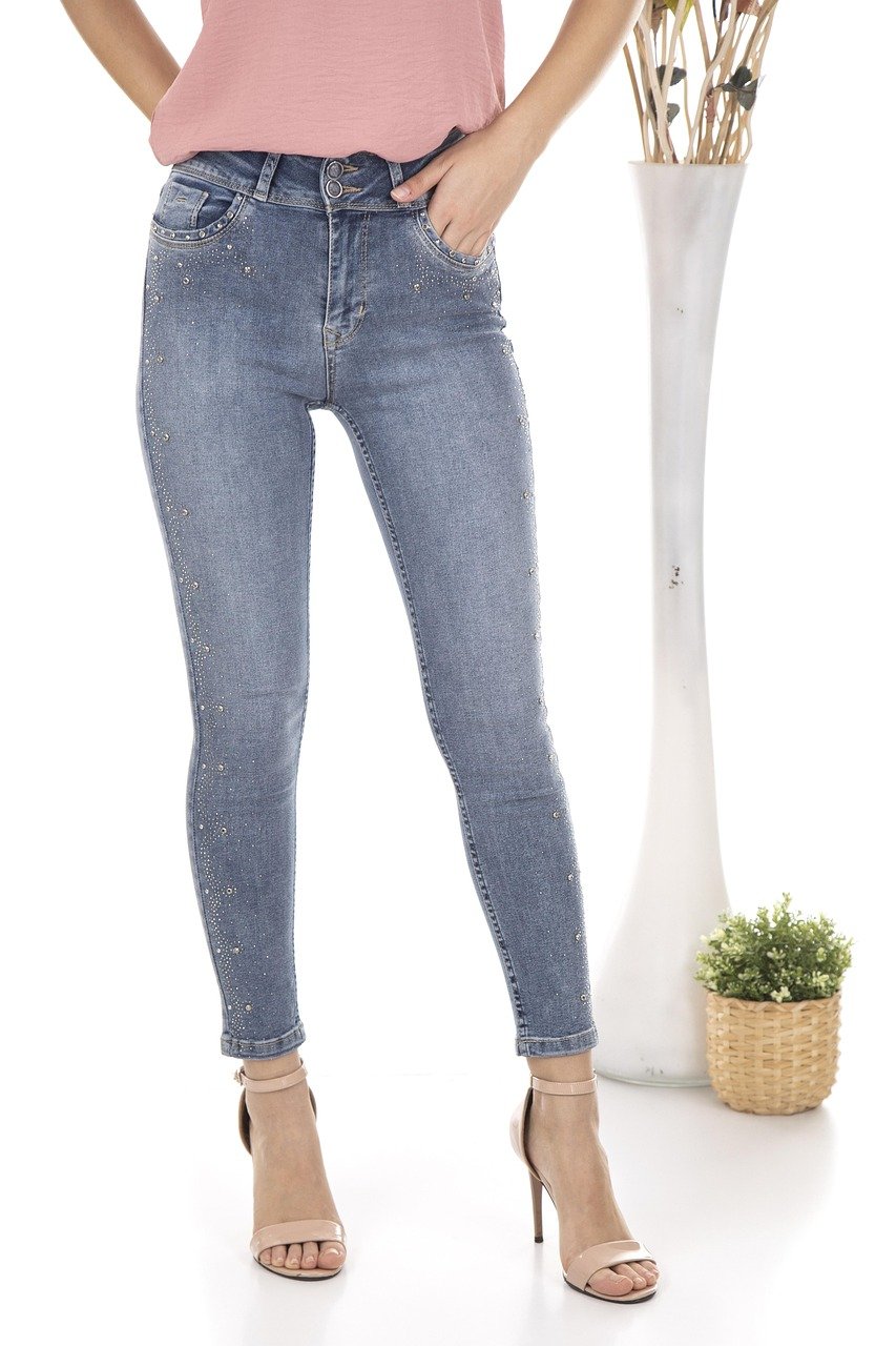 comfortable-pants-1 Dites adieu au jean : découvrez le pantalon ultra-confortable qui sublimera toutes vos tenues de saison