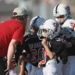 découvrez les conseils et stratégies d'un coach de football expérimenté pour améliorer les performances de votre équipe.