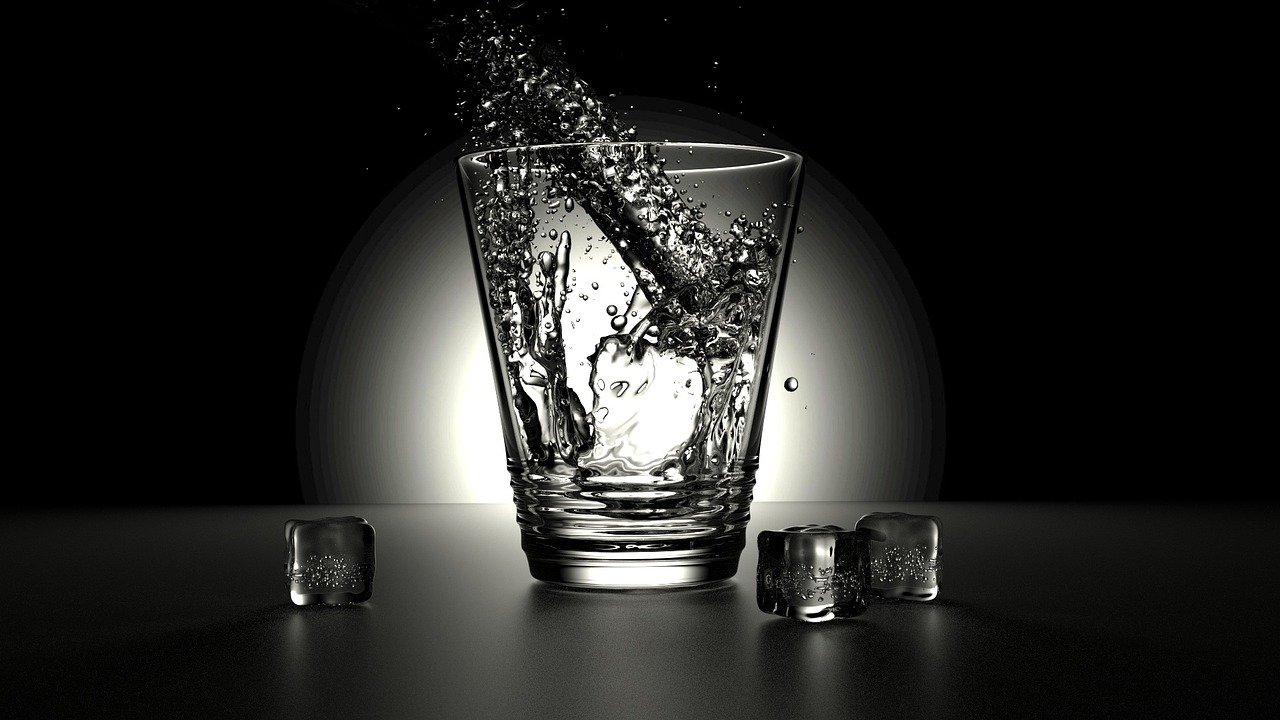 hydrosol-ice-cubes Glaçons d’hydrolat : le secret rafraîchissant et naturel pour une peau éclatante cet été