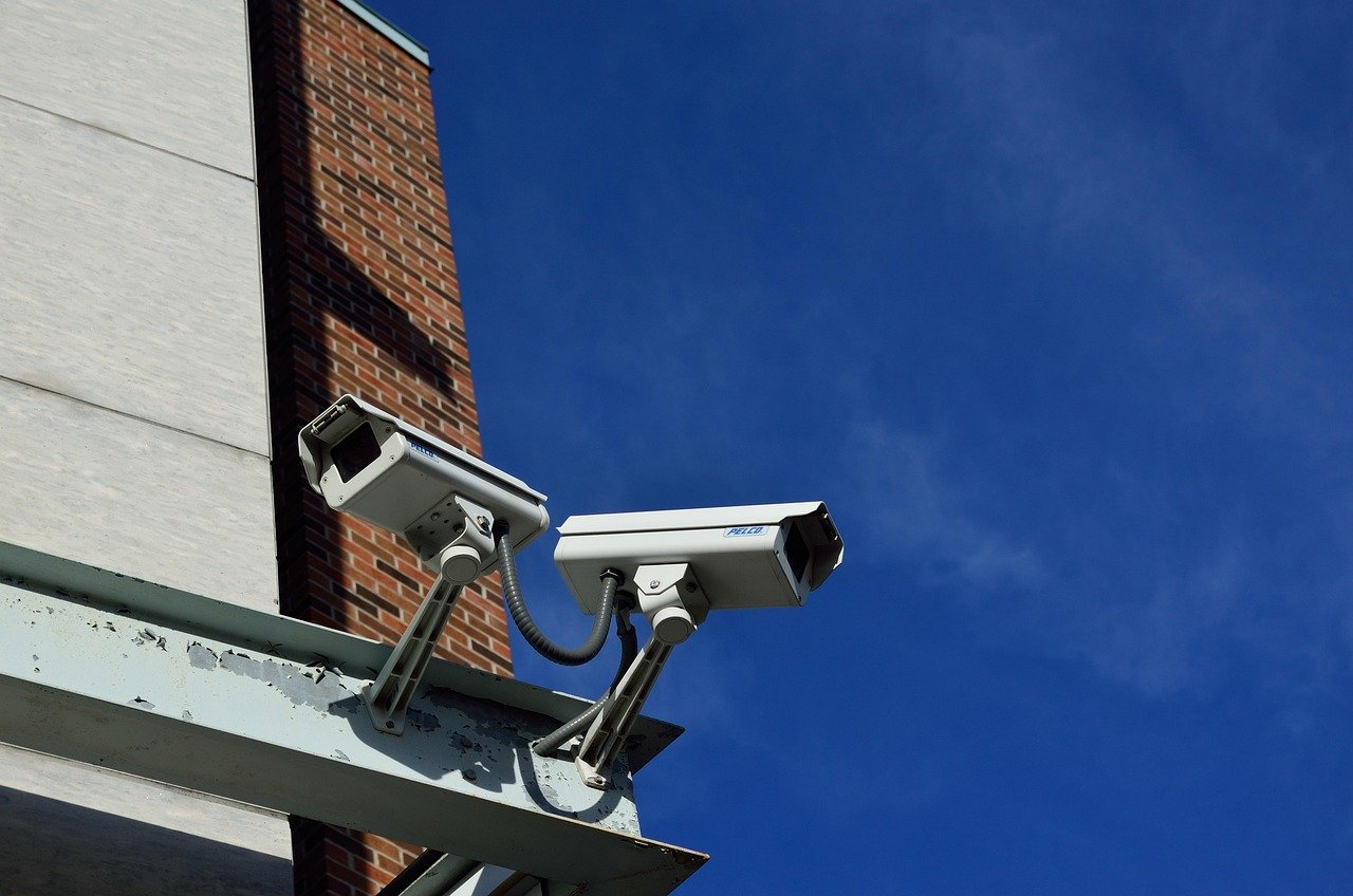 découvrez nos solutions de surveillance avancées pour assurer la sécurité et la tranquillité de votre domicile ou entreprise. technologies fiables et faciles d'utilisation.