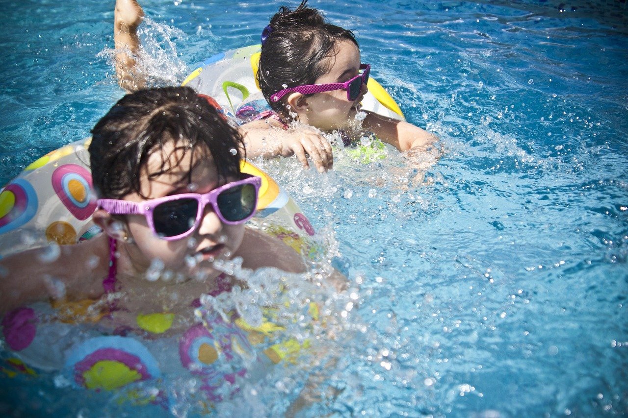 découvrez notre sélection de piscines élégantes et durables pour profiter pleinement de vos moments de détente à la maison.