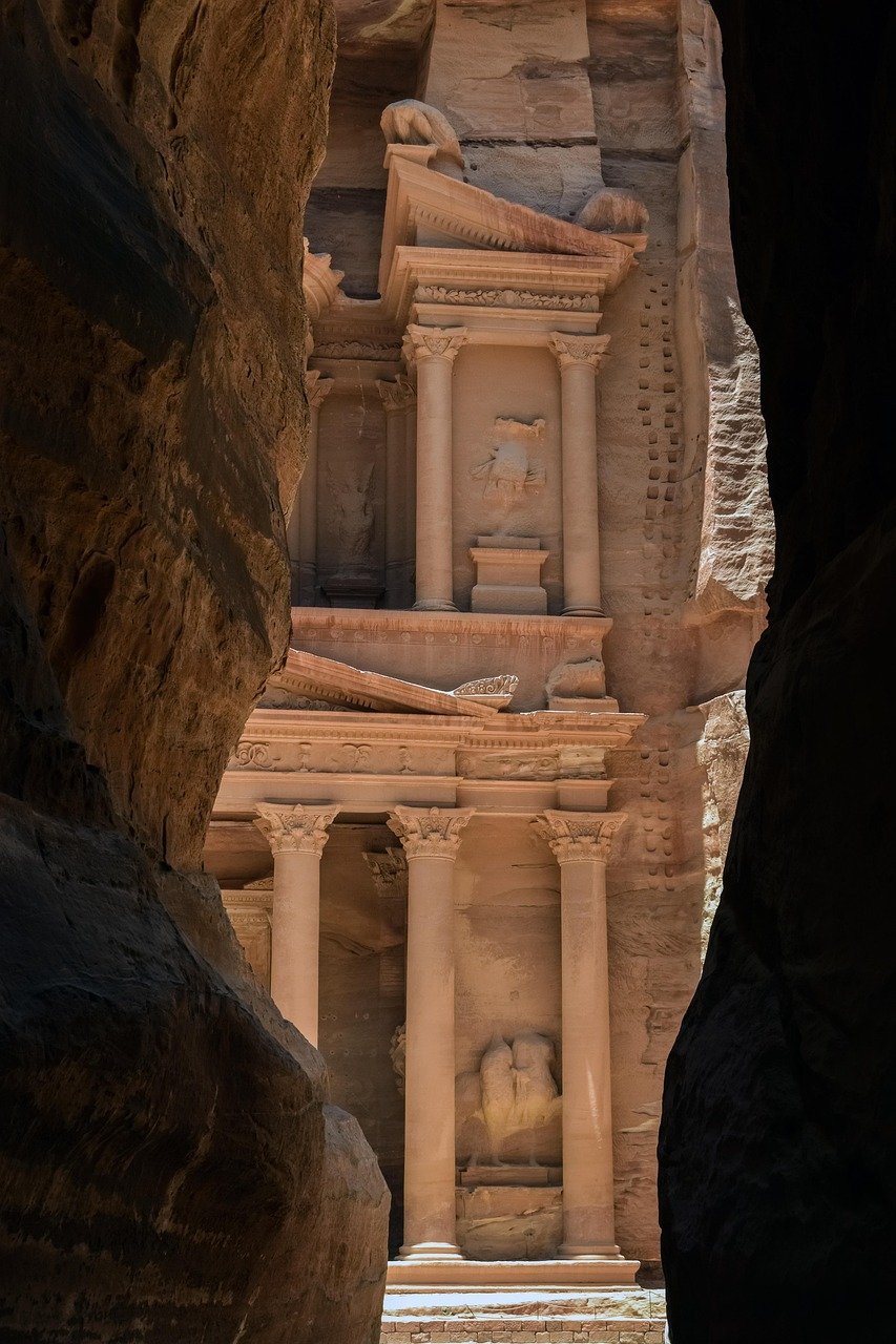 découvrez l'évolution fascinante de la civilisation humaine, ses cultures, innovations et héritages à travers les âges.