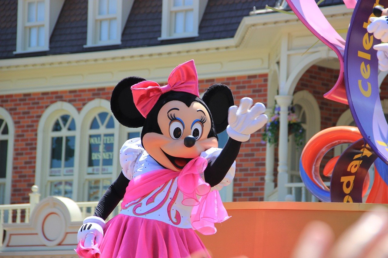 découvrez la stratégie de disney, alliant innovation, storytelling captivant et expansion globale pour rester un leader de l'industrie du divertissement.