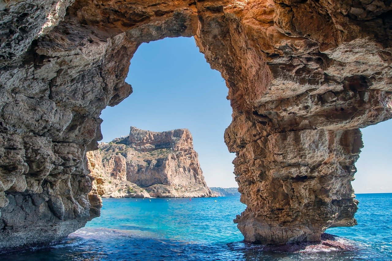 découvrez les voyages inspirants de marine tondelier, exploratrice passionnée partageant ses aventures autour du monde et ses conseils pour des escapades inoubliables.