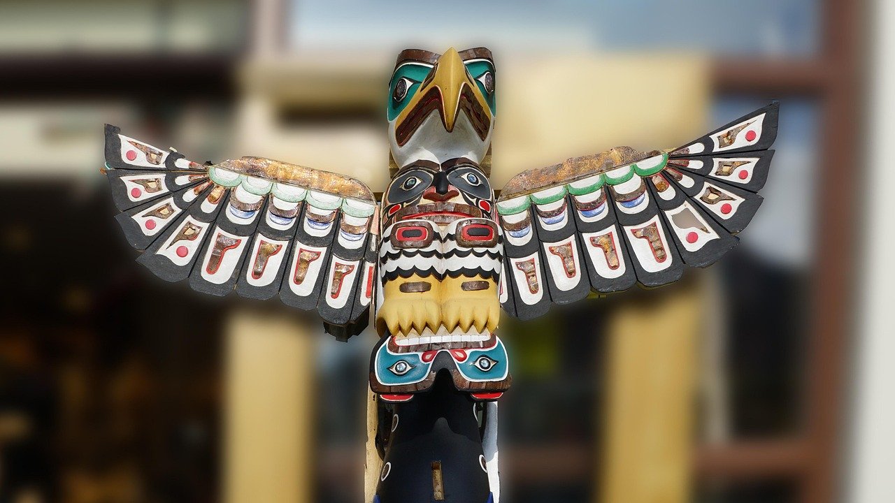 découvrez notre sélection de totems personnalisables pour événements, entreprises et espaces publics, alliant design moderne et visibilité optimale.